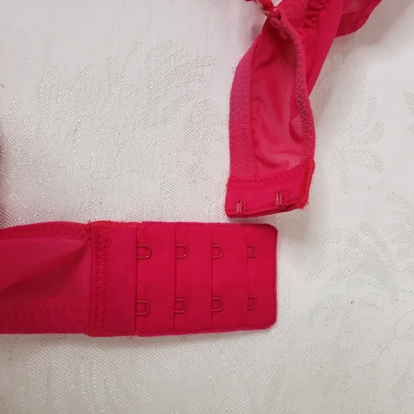 Victoria's Secret Body By Victoria Bra 34D - Picture 9 of 9